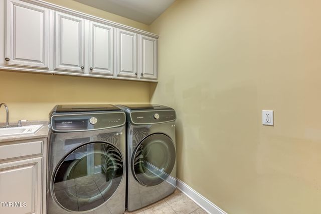 1128 Mountain Vista Pvt Drive, Bristol, TN 37620