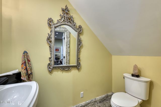 1128 Mountain Vista Pvt Drive, Bristol, TN 37620