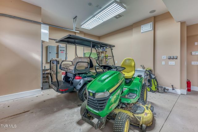 1128 Mountain Vista Pvt Drive, Bristol, TN 37620