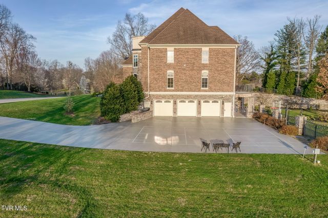 1128 Mountain Vista Pvt Drive, Bristol, TN 37620