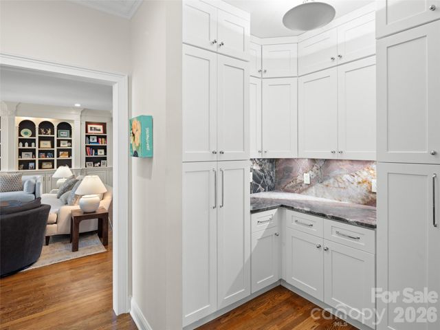 604 Holt Lane, Asheville, NC 28803