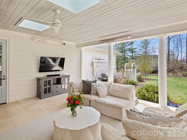 604 Holt Lane, Asheville, NC 28803