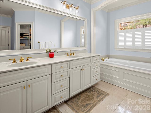 604 Holt Lane, Asheville, NC 28803