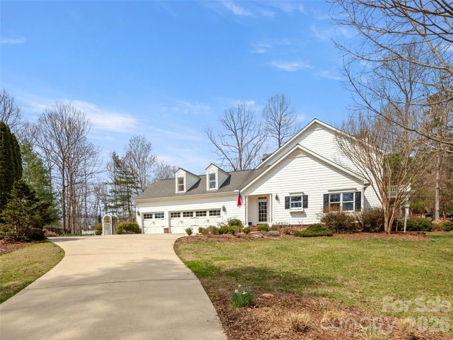 604 Holt Lane, Asheville, NC 28803