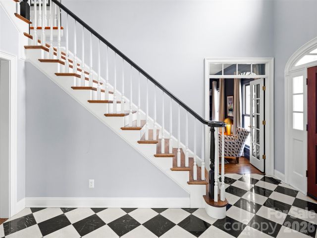 604 Holt Lane, Asheville, NC 28803