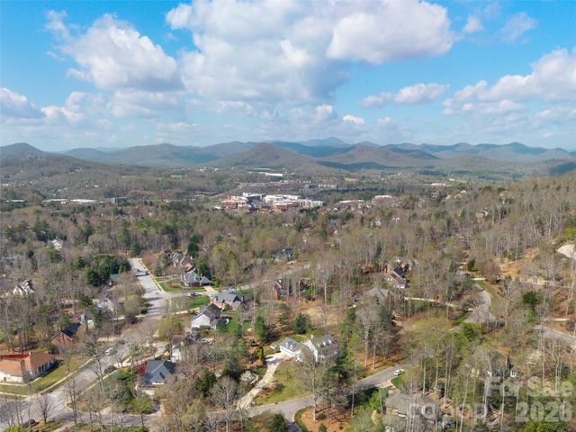 604 Holt Lane, Asheville, NC 28803