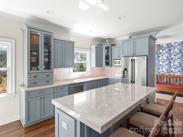 604 Holt Lane, Asheville, NC 28803