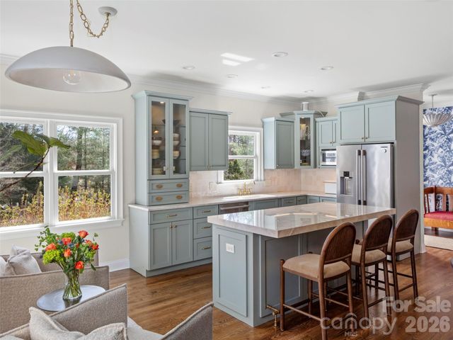 604 Holt Lane, Asheville, NC 28803