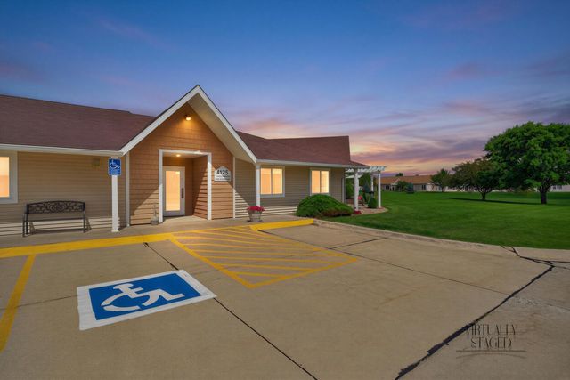 4125 Autumn Ridge Rd Unit 108, Cedar Falls, IA 50613