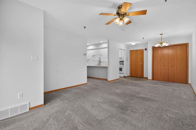 4125 Autumn Ridge Rd Unit 108, Cedar Falls, IA 50613