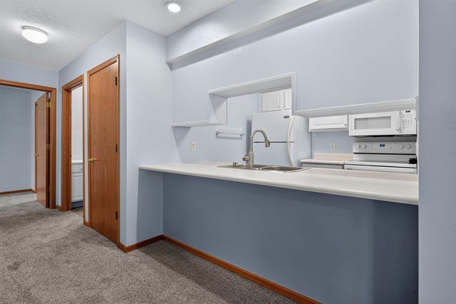 4125 Autumn Ridge Rd Unit 108, Cedar Falls, IA 50613