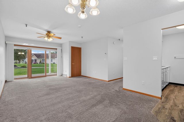 4125 Autumn Ridge Rd Unit 108, Cedar Falls, IA 50613