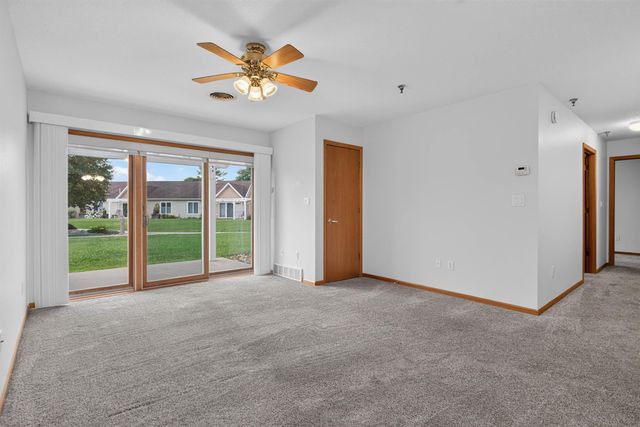 4125 Autumn Ridge Rd Unit 108, Cedar Falls, IA 50613