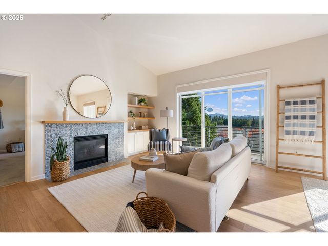 4832 Nw PROMENADE Ter 418, Portland, OR 97229