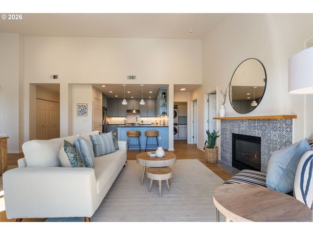 4832 Nw PROMENADE Ter 418, Portland, OR 97229