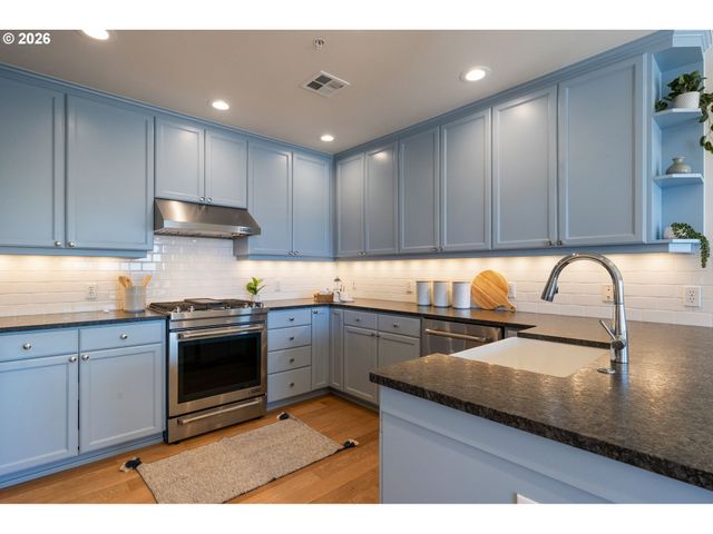 4832 Nw PROMENADE Ter 418, Portland, OR 97229