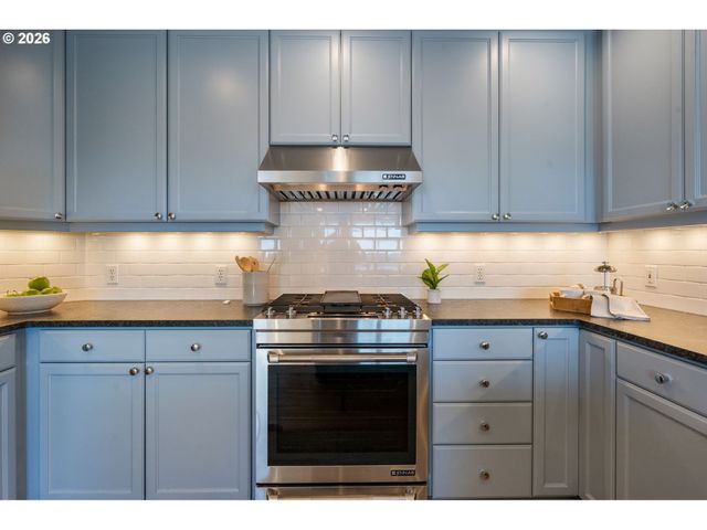 4832 Nw PROMENADE Ter 418, Portland, OR 97229