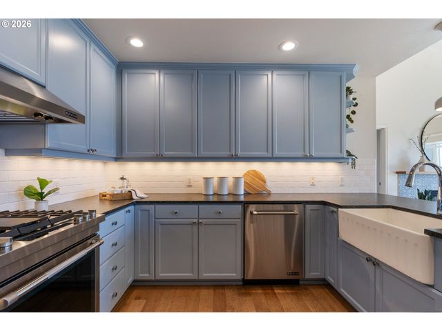 4832 Nw PROMENADE Ter 418, Portland, OR 97229