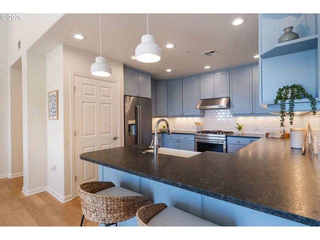 4832 Nw PROMENADE Ter 418, Portland, OR 97229