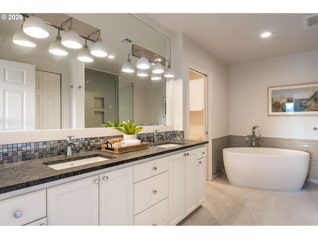 4832 Nw PROMENADE Ter 418, Portland, OR 97229