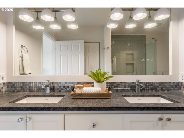 4832 Nw PROMENADE Ter 418, Portland, OR 97229