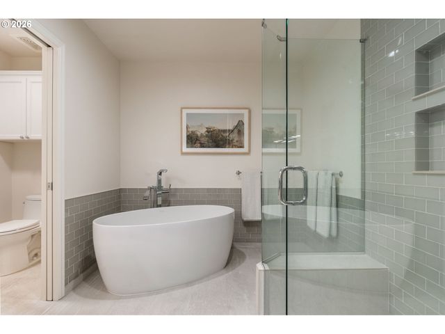 4832 Nw PROMENADE Ter 418, Portland, OR 97229