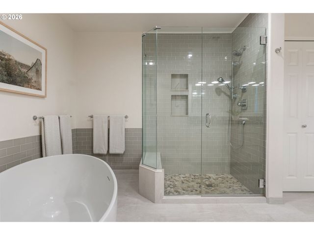 4832 Nw PROMENADE Ter 418, Portland, OR 97229