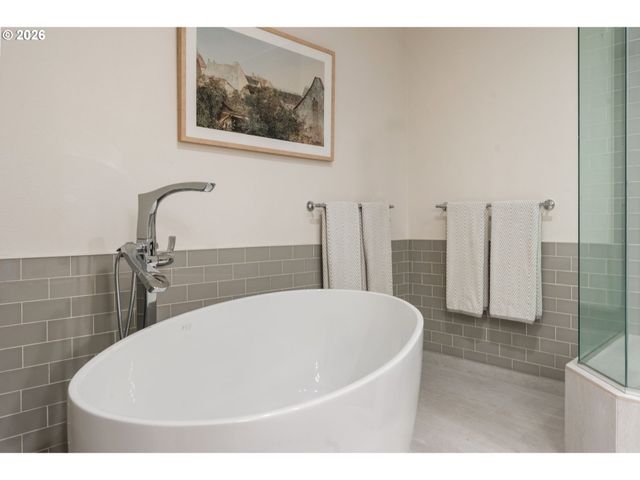 4832 Nw PROMENADE Ter 418, Portland, OR 97229