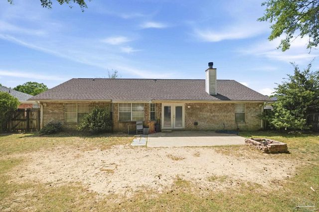 2560 Southern Oaks Dr, Cantonment, FL 32533