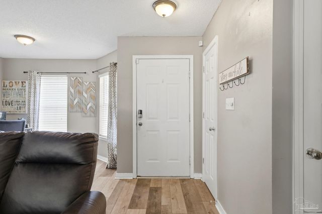 2560 Southern Oaks Dr, Cantonment, FL 32533