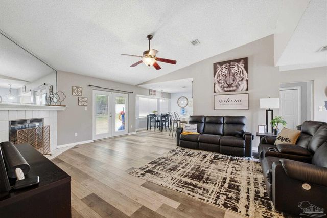 2560 Southern Oaks Dr, Cantonment, FL 32533