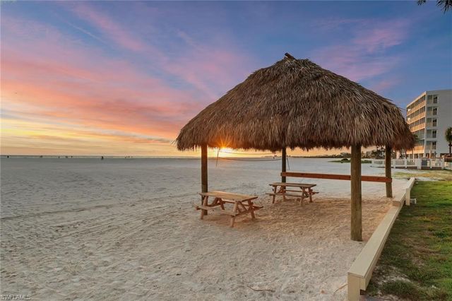 6612 ESTERO BLVD 301, Fort Myers Beach, FL 33931