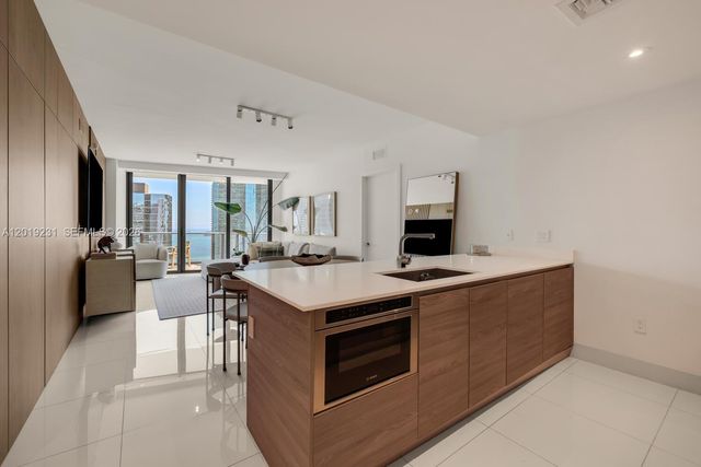 1300 S Miami Ave 2602, Miami, FL 33130