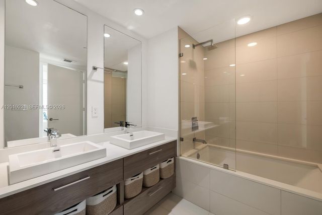 1300 S Miami Ave 2602, Miami, FL 33130