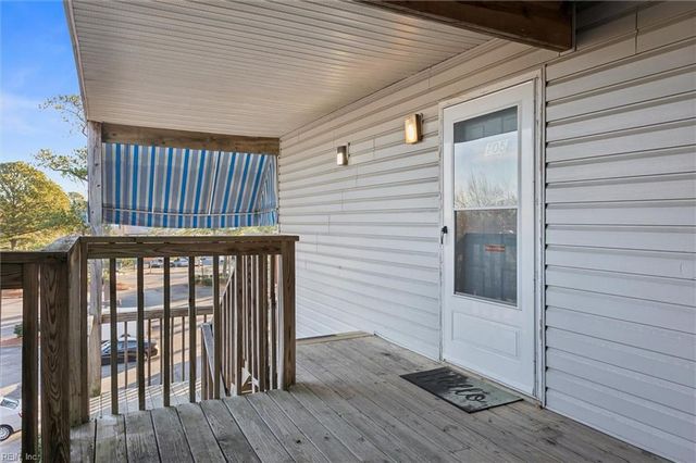 1563 N King St Apt 105, Hampton, VA 23669
