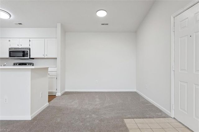 1563 N King St Apt 105, Hampton, VA 23669