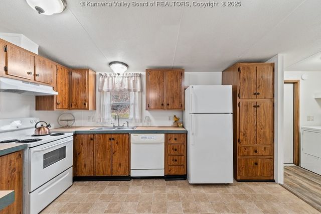 1404 High Street, St Albans, WV 25177