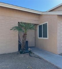 5116 Gray Lane E, Las Vegas, NV 89119