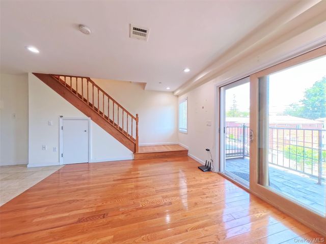 4038 194th Street 3B, Flushing, NY 11358