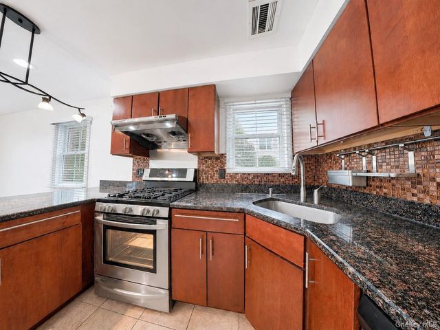 4038 194th Street 3B, Flushing, NY 11358