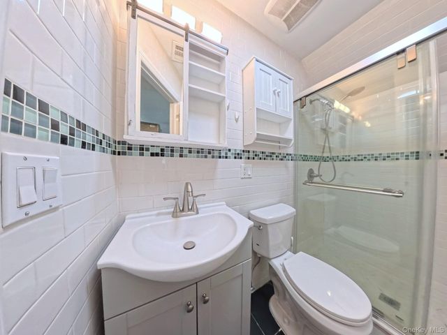 4038 194th Street 3B, Flushing, NY 11358