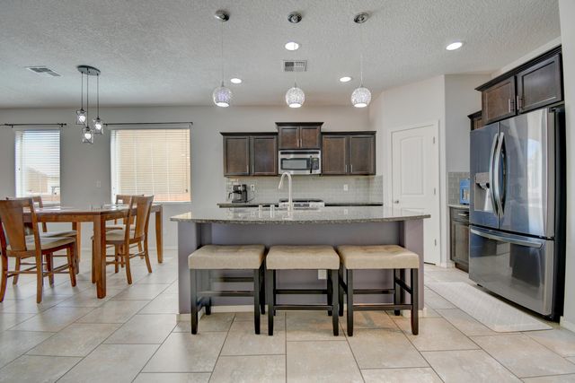 7202 Wasilla Drive NE, Rio Rancho, NM 87144