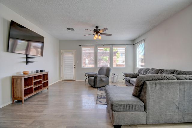 7202 Wasilla Drive NE, Rio Rancho, NM 87144