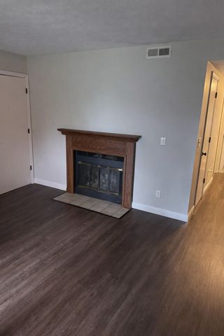 2006 Tracy Drive 1, Bloomington, IL 61704