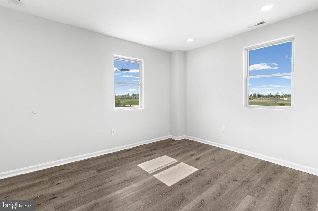 Image 18 of property listing at 5134 PEMBRIDGE AVE, Baltimore, MD 21215