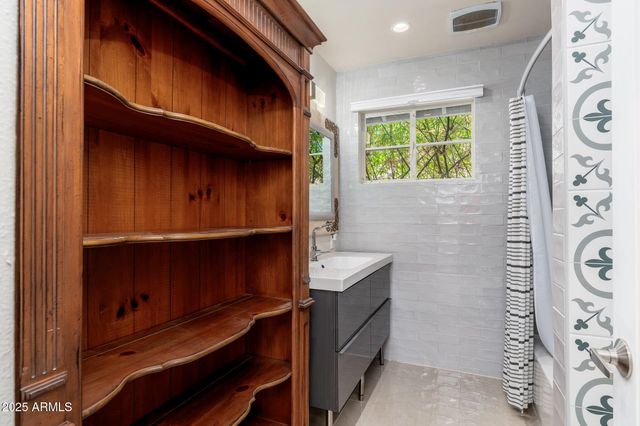 2219 W CATALINA Drive, Phoenix, AZ 85015