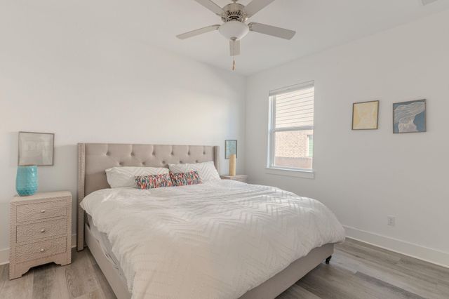 6504 Velvet Leaf LN, Buda, TX 78610