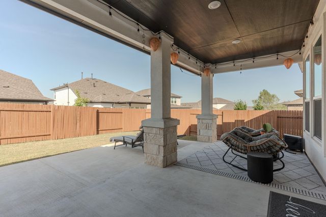 6504 Velvet Leaf LN, Buda, TX 78610