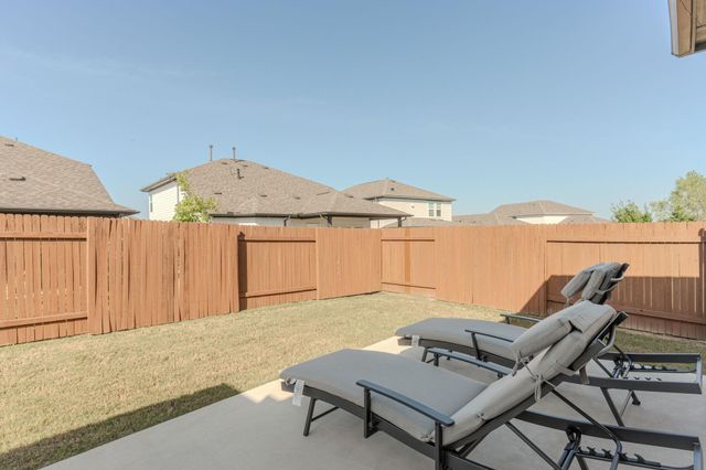 6504 Velvet Leaf LN, Buda, TX 78610