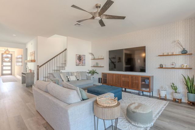 6504 Velvet Leaf LN, Buda, TX 78610